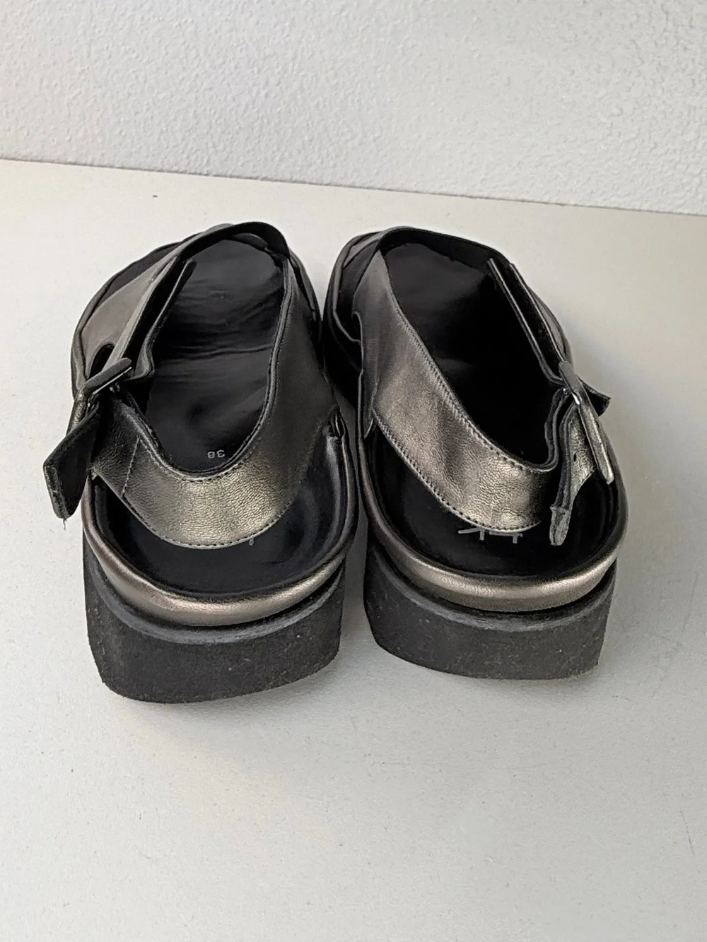 Thierry Rabotin Metallic Pewter Platform Comfort Sandals EU 38 womens size 8